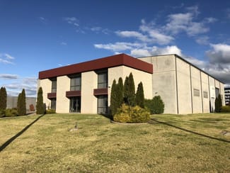 Factory, Warehouse & Industrial commercial property leased at Office/9 Ball Place Wagga Wagga NSW 2650