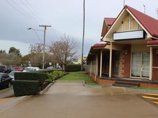 Offices commercial property leased at 3/17 Kitchener Street East Toowoomba QLD 4350