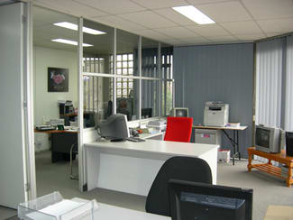 Showrooms / Bulky Goods commercial property leased at 35 Downard St Braeside VIC 3195