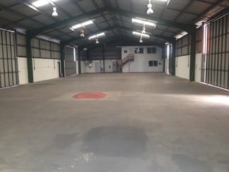 Showrooms / Bulky Goods commercial property leased at 180-182 Glenella Road Glenella QLD 4740