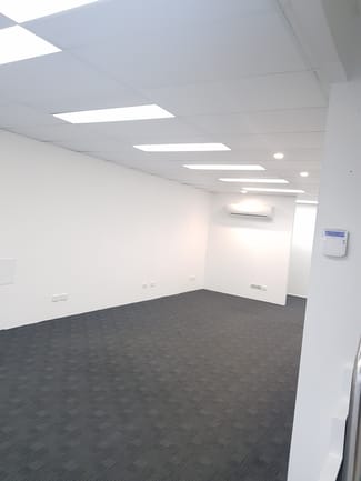 Showrooms / Bulky Goods commercial property leased at 1/35 Balaclava Street Woolloongabba QLD 4102