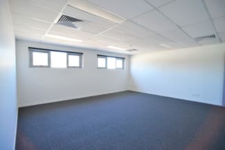Showrooms / Bulky Goods commercial property leased at 2/16-18 Beenleigh Redland Bay Road Loganholme QLD 4129