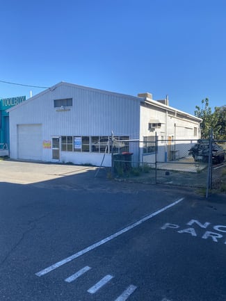 Factory, Warehouse & Industrial commercial property leased at 399 Yaamba Road Rockhampton City QLD 4700