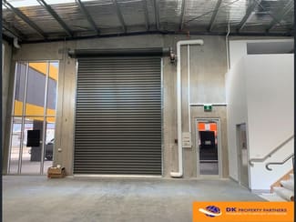 Showrooms / Bulky Goods commercial property leased at 4 Comley Street St Sunshine North VIC 3020