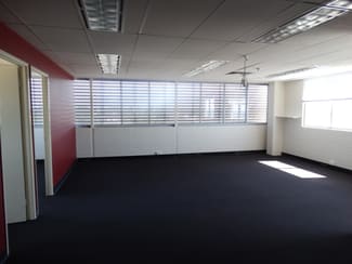 Offices commercial property leased at 9/182 Bay Terrace Wynnum QLD 4178
