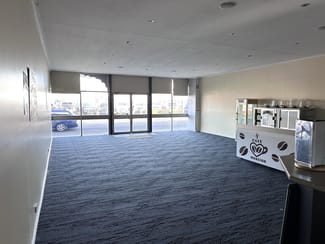 Shop & Retail commercial property leased at 2/11 Beach Road Batemans Bay NSW 2536