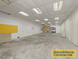 Factory, Warehouse & Industrial commercial property leased at 2/74 Webster Road Stafford QLD 4053