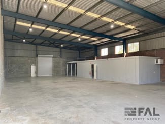 Factory, Warehouse & Industrial commercial property leased at Unit 1/28 Bronze Street Sumner QLD 4074