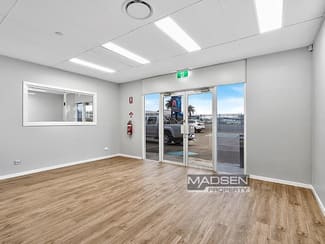 Showrooms / Bulky Goods commercial property leased at 290 Beatty Road Archerfield QLD 4108