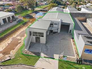 Showrooms / Bulky Goods commercial property leased at 44 Beach St Kippa-ring QLD 4021