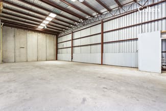 Showrooms / Bulky Goods commercial property leased at Bay 2/7 Waverley Drive Unanderra NSW 2526