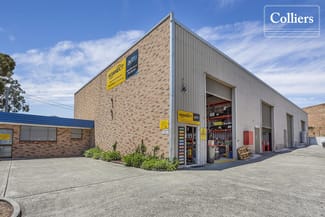 Showrooms / Bulky Goods commercial property leased at Bay 2/7 Waverley Drive Unanderra NSW 2526