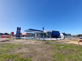 Showrooms / Bulky Goods commercial property leased at 2 & 3/1 Harlond Avenue Malaga WA 6090
