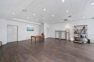 Shop & Retail commercial property leased at 4/23 Roger Street Brookvale NSW 2100 Shop & Retail commercial property leased at 4/23 Roger Street Brookvale NSW 2100