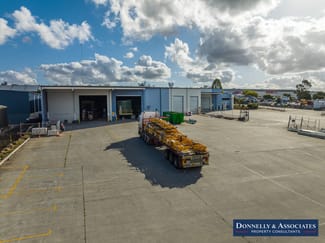 Factory, Warehouse & Industrial commercial property leased at 2 & 3/71 Stradbroke Street Heathwood QLD 4110