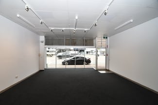Showrooms / Bulky Goods commercial property for lease at 3/114 Charters Towers Road Hermit Park QLD 4812