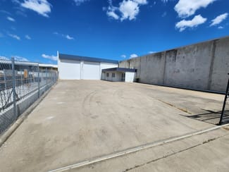 Showrooms / Bulky Goods commercial property leased at 144 Farm Street Kawana QLD 4701