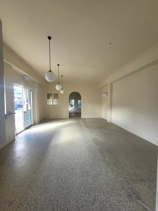 Shop & Retail commercial property leased at 7/37a Tallebudgera Creek Road Burleigh Heads QLD 4220 Shop & Retail commercial property leased at 7/37a Tallebudgera Creek Road Burleigh Heads QLD 4220