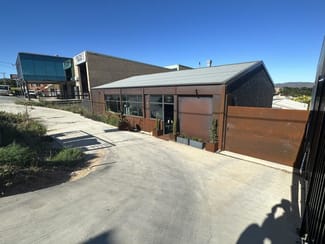 Showrooms / Bulky Goods commercial property leased at 177 Gilmore Road Queanbeyan NSW 2620