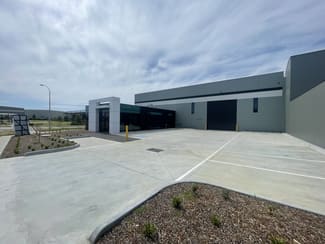 Factory, Warehouse & Industrial commercial property leased at 32 Hamersley Drive Clyde North VIC 3978