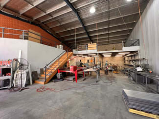 Showrooms / Bulky Goods commercial property leased at 1/857 Ramsden Drive North Albury NSW 2640