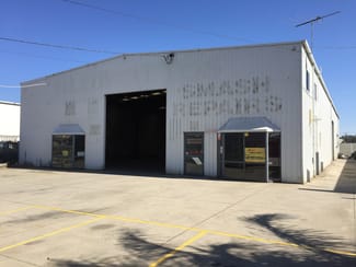 Showrooms / Bulky Goods commercial property leased at 67 Douro Street North Geelong VIC 3215