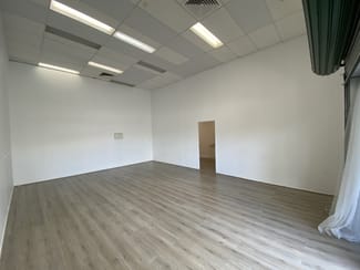 Showrooms / Bulky Goods commercial property for lease at 1A/100-106 Old Pacific Highway Oxenford QLD 4210