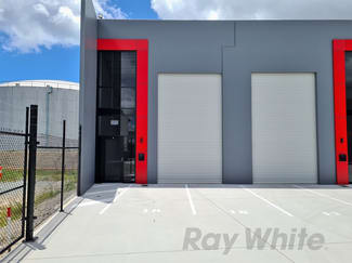 Showrooms / Bulky Goods commercial property leased at 18/300 Lavarack Avenue Pinkenba QLD 4008