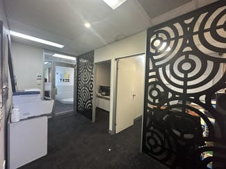 Offices commercial property leased at 3 Zamia Street Robertson QLD 4109