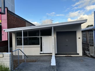 Showrooms / Bulky Goods commercial property leased at 104 George Street Hornsby NSW 2077