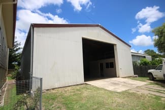Showrooms / Bulky Goods commercial property leased at 125A Stanley Street Allenstown QLD 4700