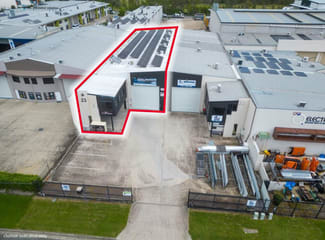 Factory, Warehouse & Industrial commercial property leased at 2/23 Redcliffe Gardens Dr Clontarf QLD 4019