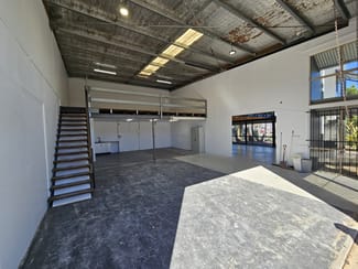 Factory, Warehouse & Industrial commercial property leased at Currumbin Waters QLD 4223