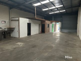 Factory, Warehouse & Industrial commercial property leased at 2/8 Charnfield Court Thomastown VIC 3074