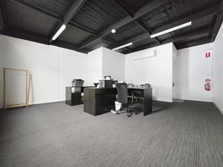 Factory, Warehouse & Industrial commercial property leased at 16/23 Margaret Street Southport QLD 4215