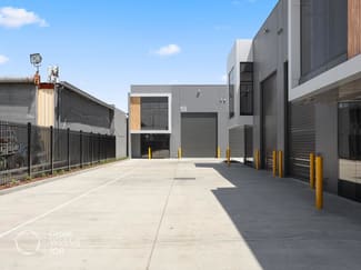 Factory, Warehouse & Industrial commercial property leased at 19/21 McIntosh Street Airport West VIC 3042