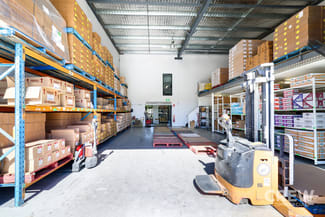 Showrooms / Bulky Goods commercial property leased at 45/38 Kendor Street Arundel QLD 4214