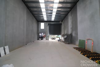 Factory, Warehouse & Industrial commercial property leased at 2/25 Gwen Road Cranbourne West VIC 3977
