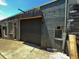 Showrooms / Bulky Goods commercial property leased at Unit 2/17 Dickson Avenue Artarmon NSW 2064