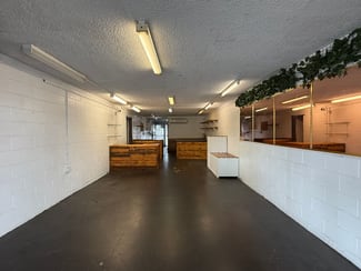 Showrooms / Bulky Goods commercial property for lease at Shop 2/52 Thomas Dr Surfers Paradise QLD 4217