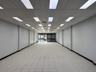 Shop & Retail commercial property leased at 88 - 90 Queen Street St Marys NSW 2760
