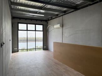 Factory, Warehouse & Industrial commercial property leased at 63/8 Spit Island Close Mayfield West NSW 2304