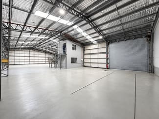 Shop & Retail commercial property leased at 2/11 Moss Street Slacks Creek QLD 4127