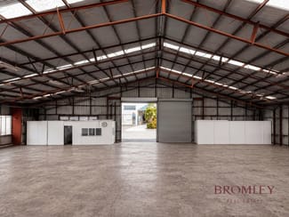 Showrooms / Bulky Goods commercial property leased at 7-9 Lucy Street Moorooka QLD 4105 Showrooms / Bulky Goods commercial property leased at 7-9 Lucy Street Moorooka QLD 4105
