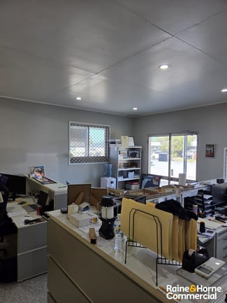 Factory, Warehouse & Industrial commercial property for lease at 2 Holts Road Beaconsfield QLD 4740