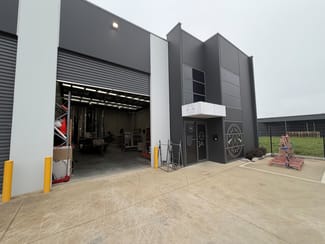 Factory, Warehouse & Industrial commercial property for lease at 11 Flatland Close Pakenham VIC 3810 Factory, Warehouse & Industrial commercial property for lease at 11 Flatland Close Pakenham VIC 3810