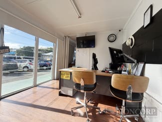 Factory, Warehouse & Industrial commercial property for lease at Coorparoo QLD 4151