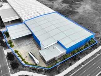 Showrooms / Bulky Goods commercial property for lease at 2-4 Sunline Drive Truganina VIC 3029