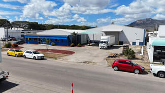 Showrooms / Bulky Goods commercial property for lease at 27-29 Fleming Street Aitkenvale QLD 4814