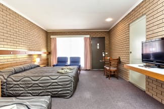 Hotel, Motel, Pub & Leisure commercial property sold at Holbrook NSW 2644